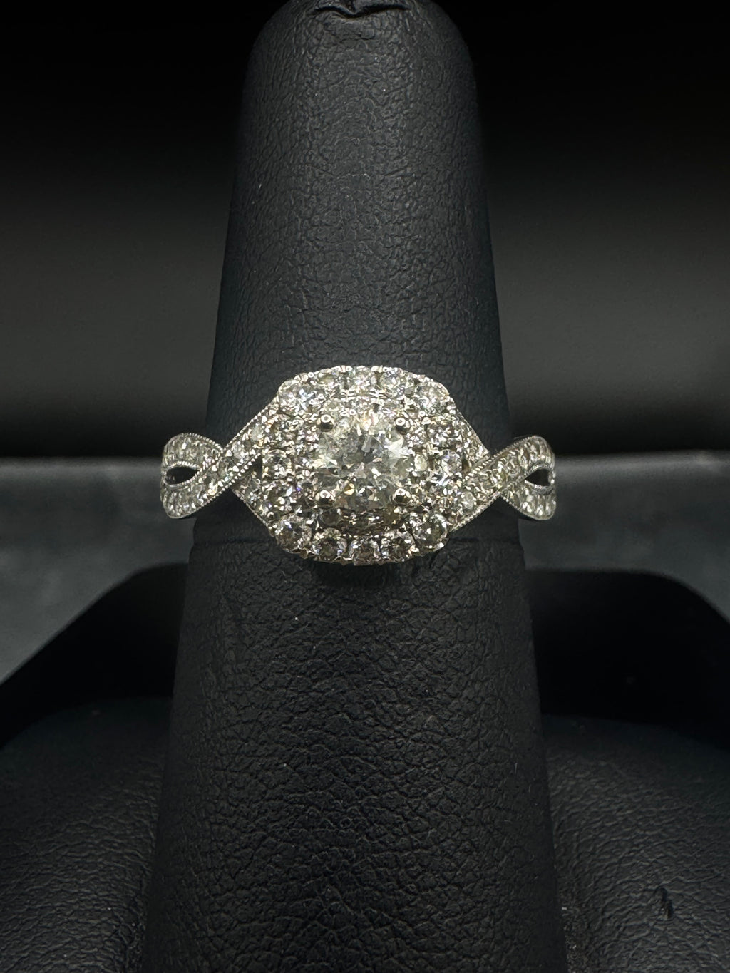 14kt White Gold Halo Round Lab Diamond Engagement Ring with Accented Band