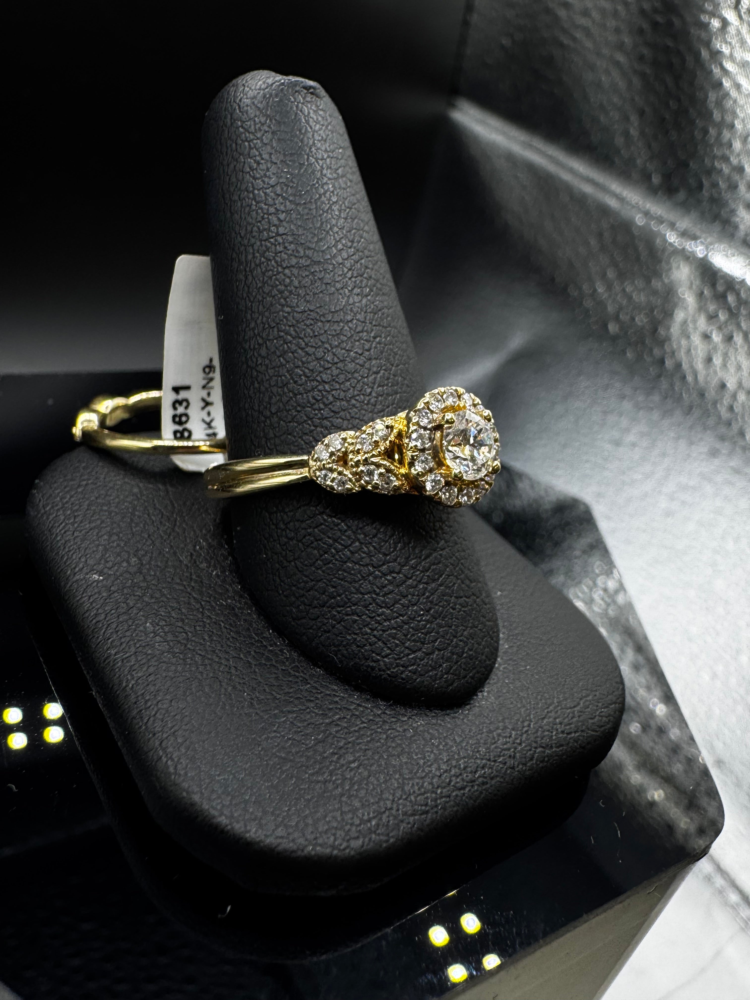 14kt Yellow Gold Diamond Halo Bridal Set - .40 ct Round Center, .76 cttw